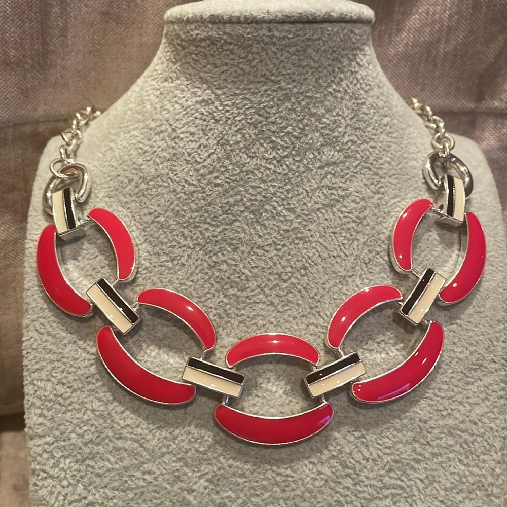 Red Link Statement Necklace Black & White Long Links 18” - Picture 2 of 8